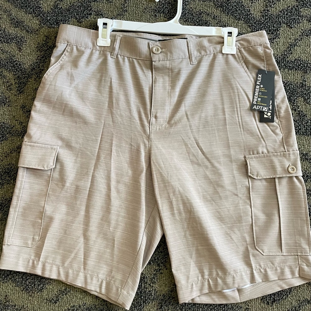 NWT Apt. 9 Men's Tan Cargo Shorts